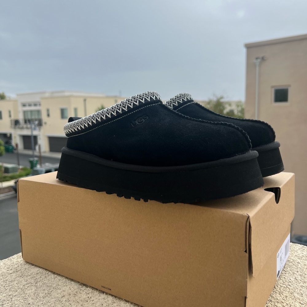 Ugg Tasman platform black
